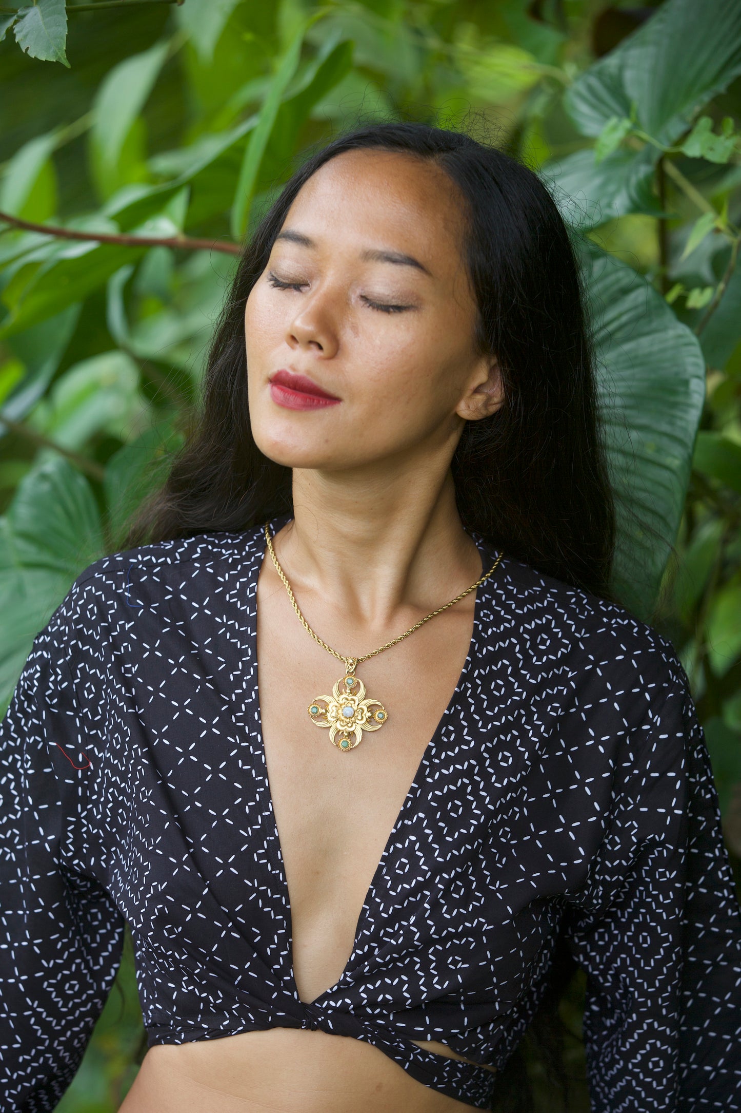 Dorje Pendant - 24K Gold Plated - Rainbow Moonstone