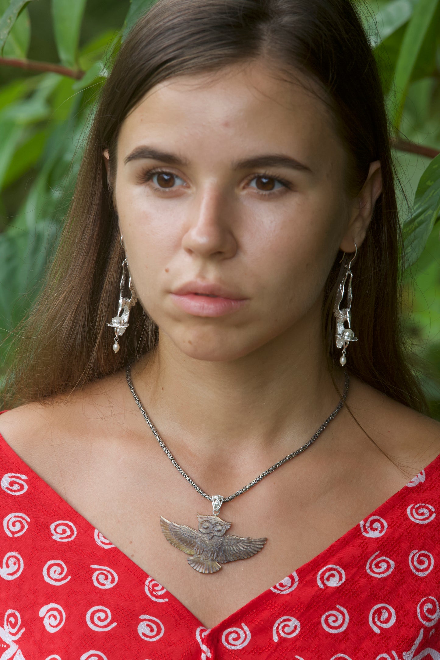 Owl Pendant - Dark Mother of Pearl - Brass Bail