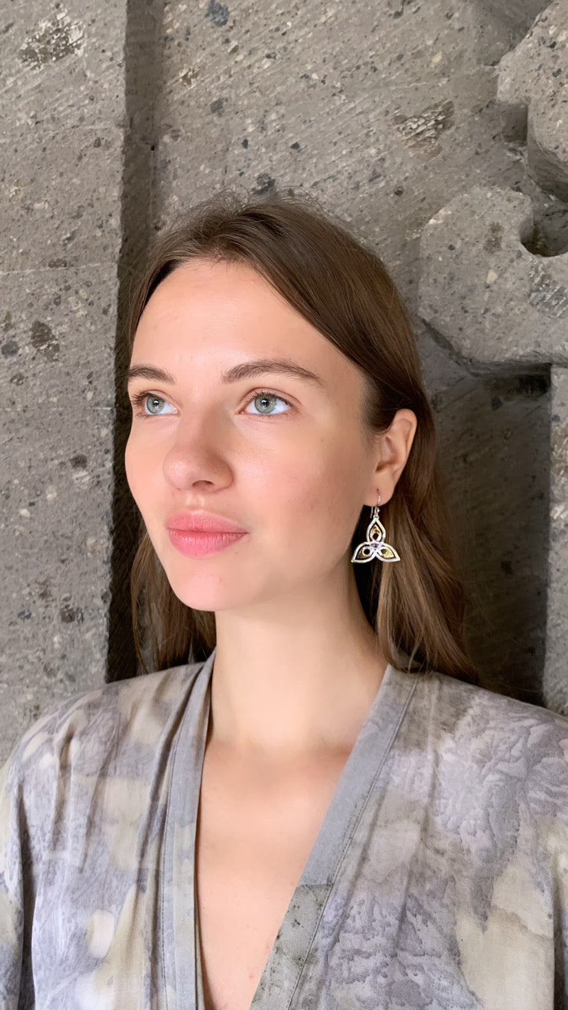 trisula earrings