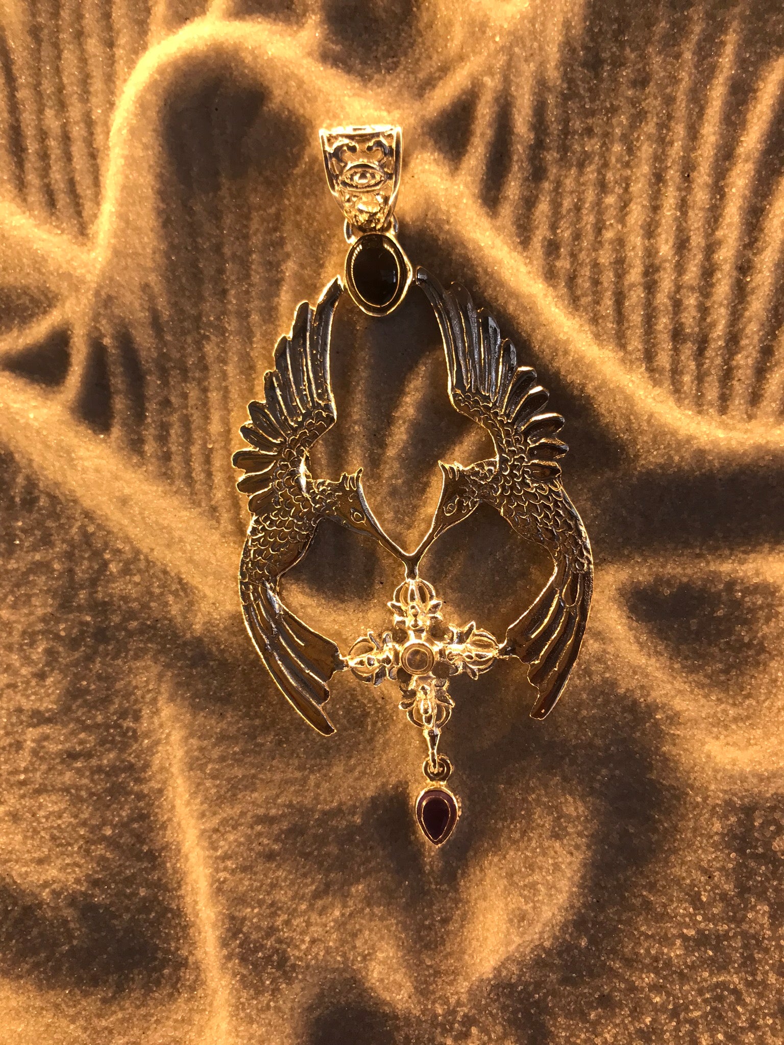 HumGaiaTri 2D Pendant