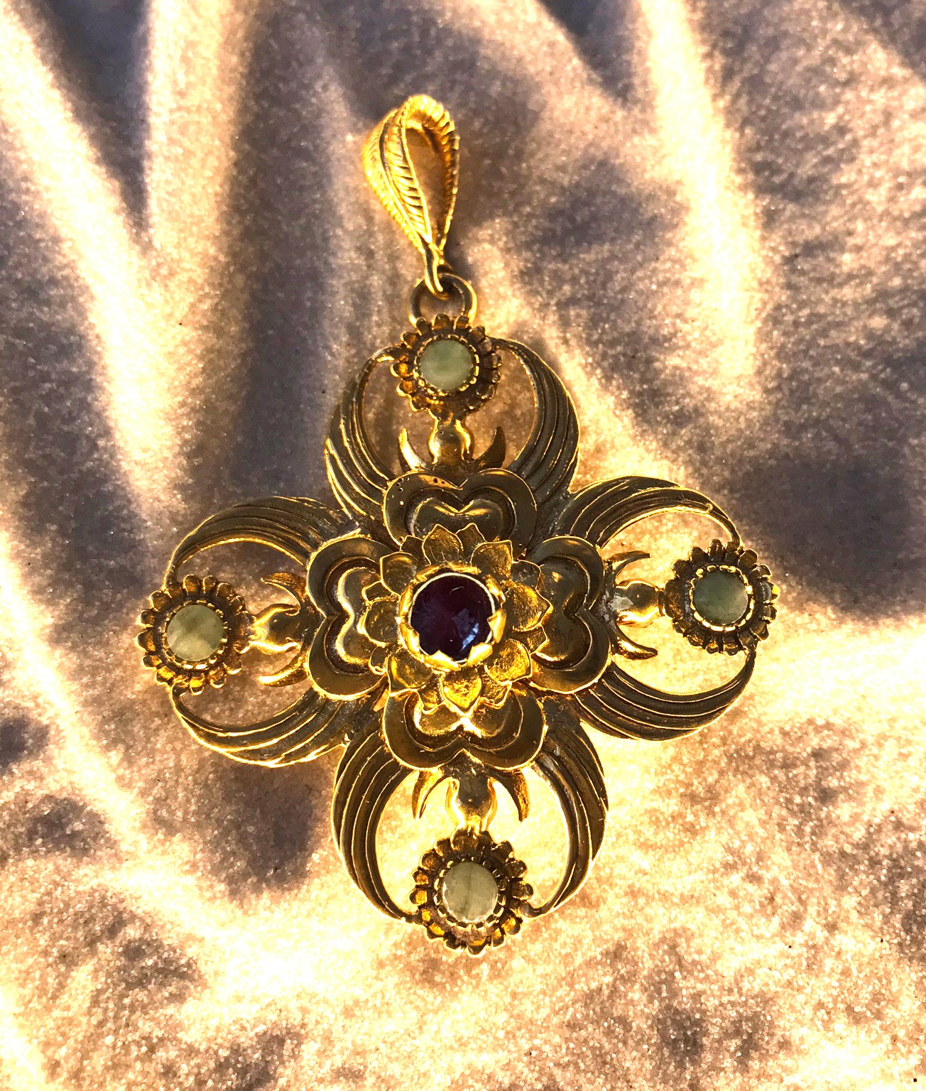 Dorje Pendant - 24K Gold Plated - Star Sapphire