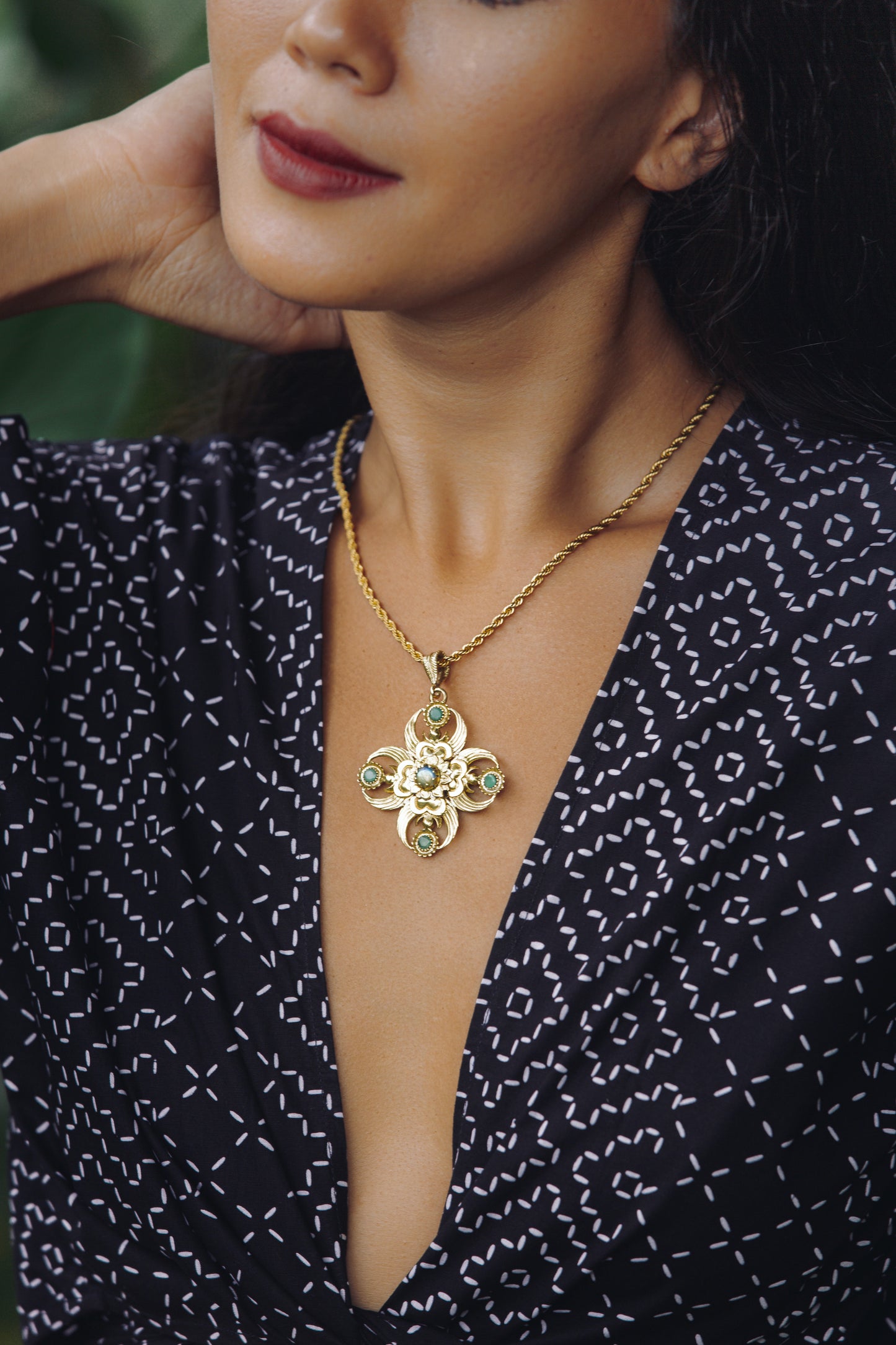 Dorje Pendant - Brass - Rainbow Moonstone