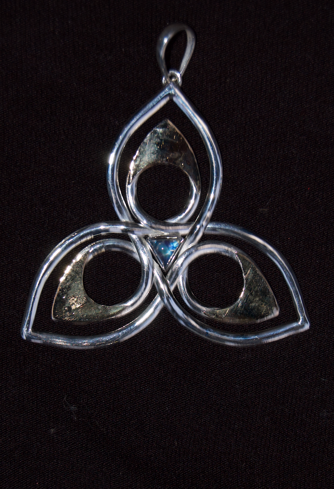 trisula pendant