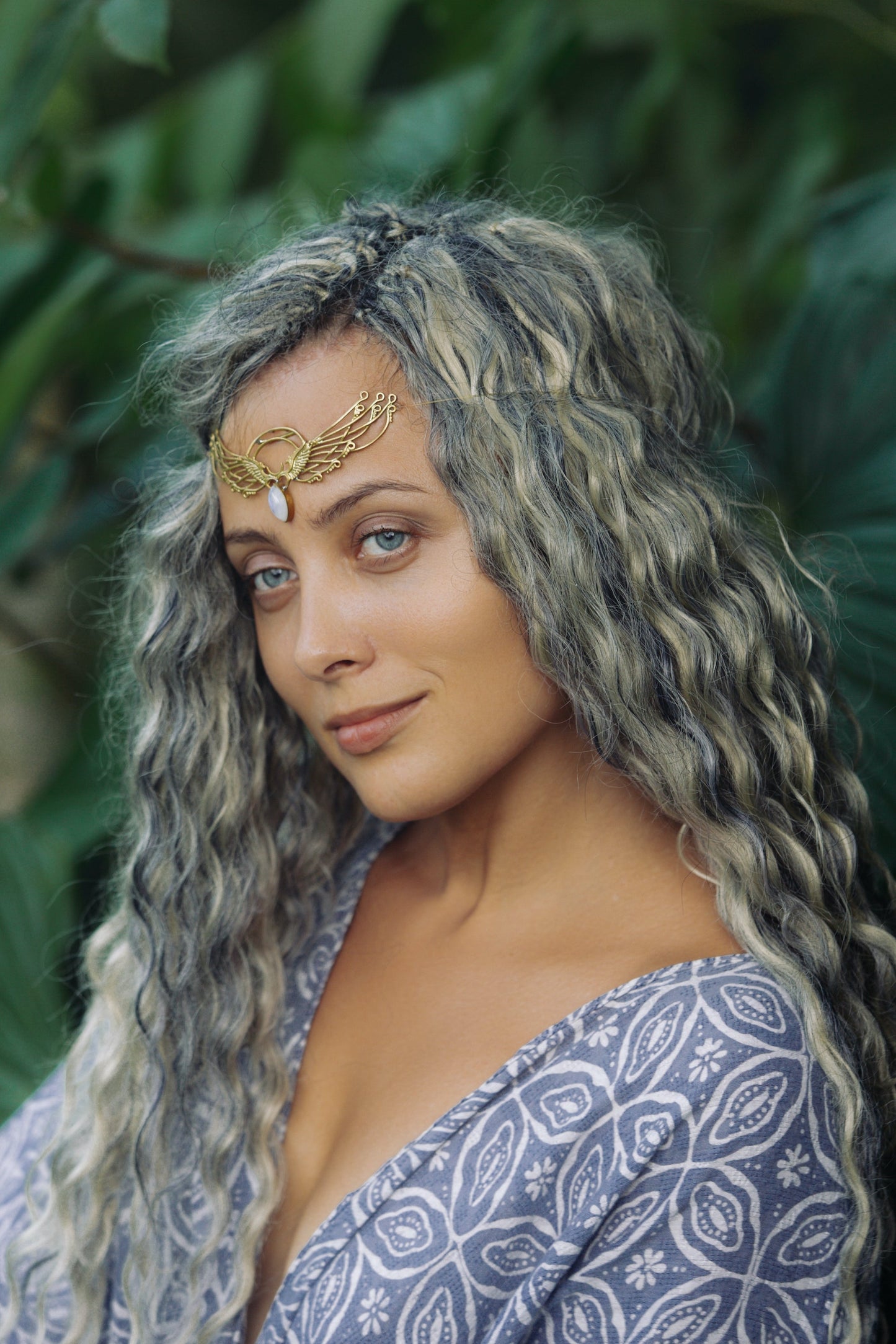 Budget Wing Tiara Liquid Fire Mantra