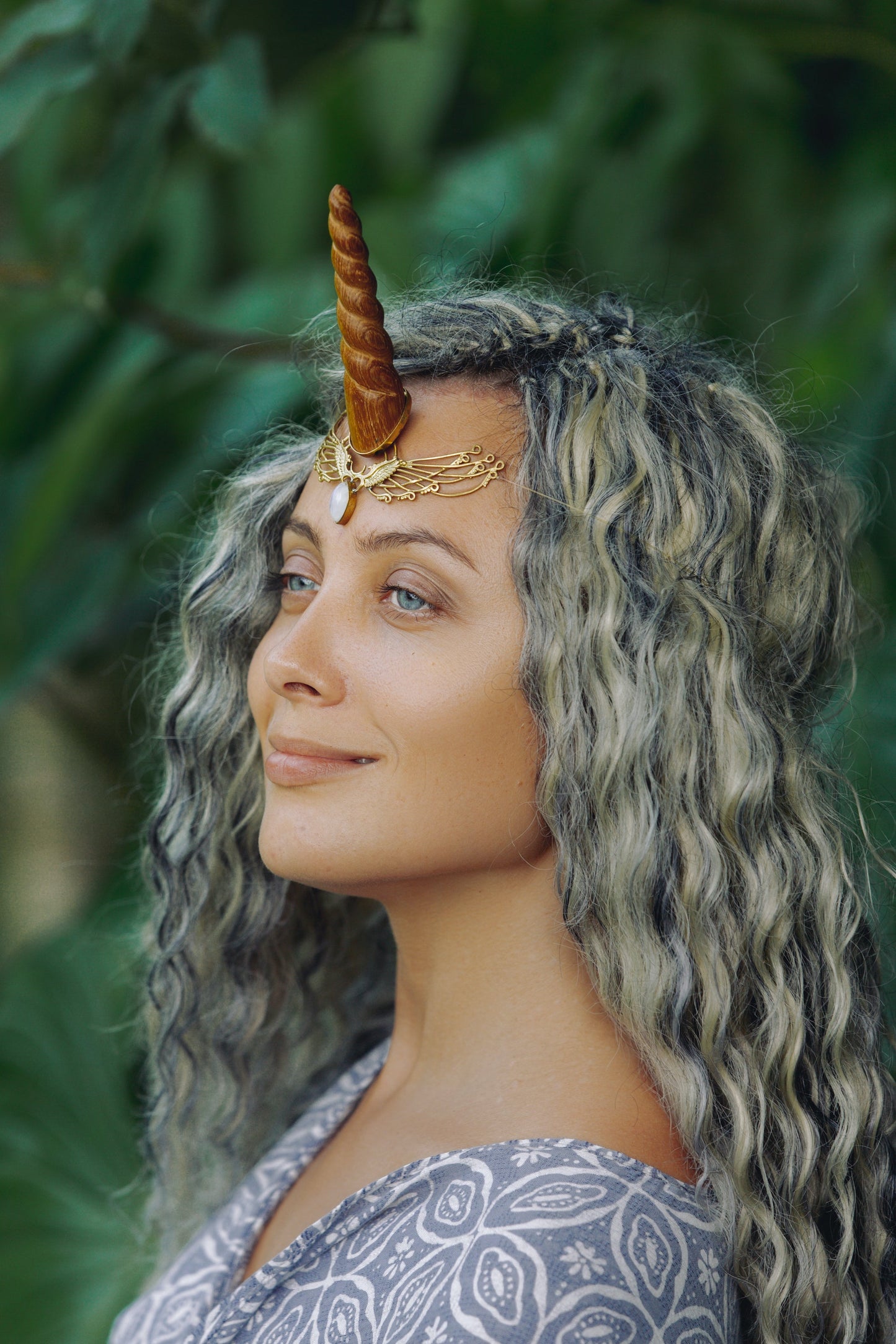 Budget Wing Tiara Liquid Fire Mantra