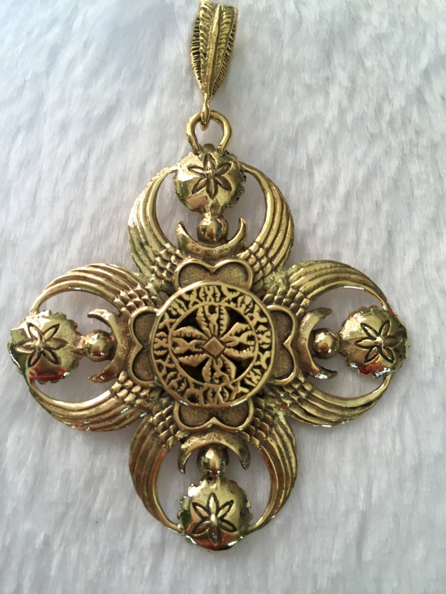 Dorje Pendant - Brass - Rainbow Moonstone