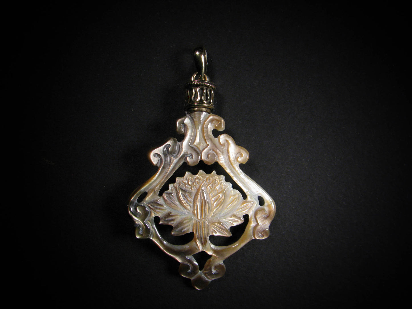 Lotus Pendant - Dark Mother of Pearl - Brass Bail