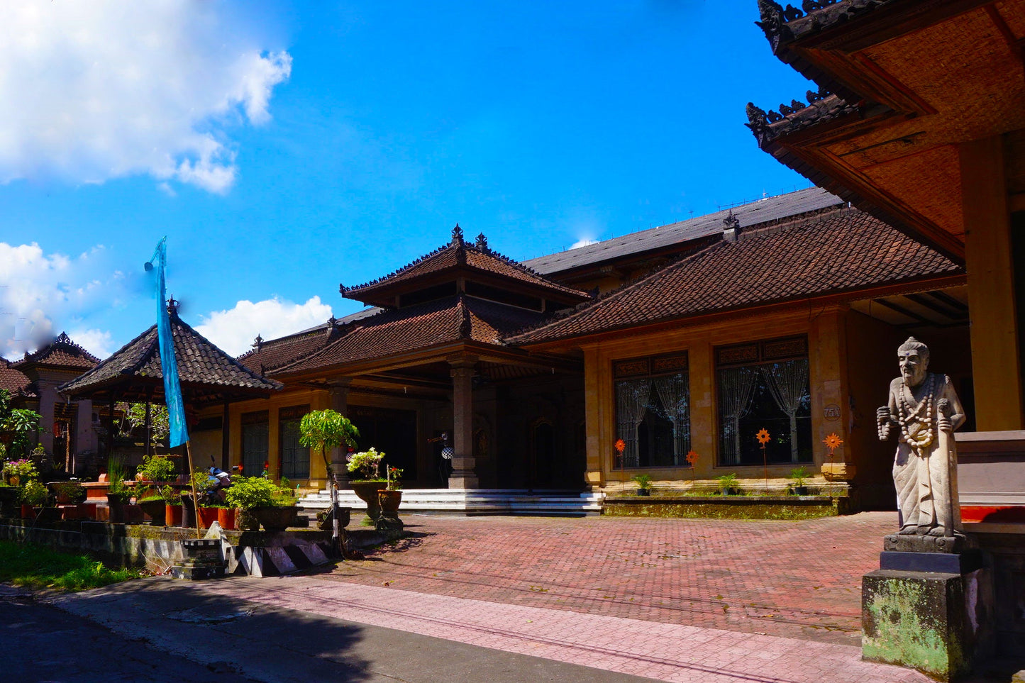 Private Bedroom - 1 Person - 1 Month - Bali Flow Temple Artist Residency