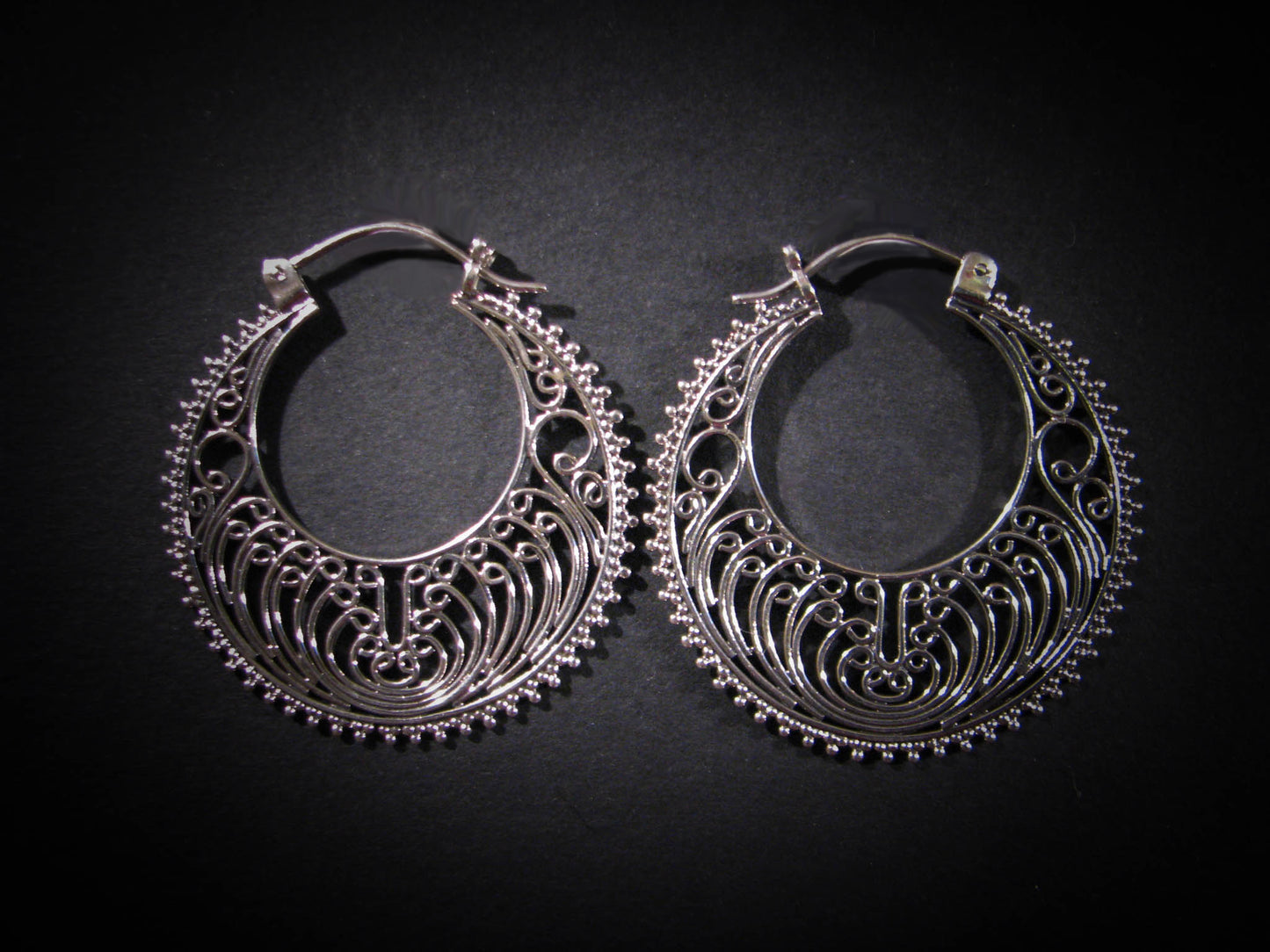 oshun silver black