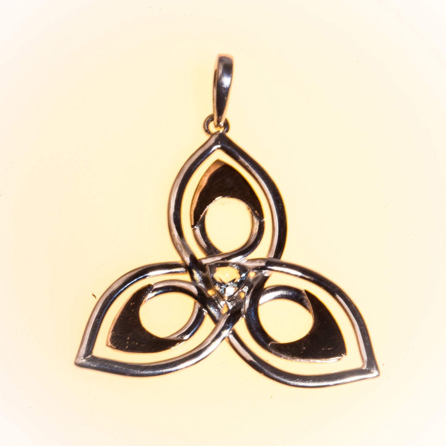 trisula pendant