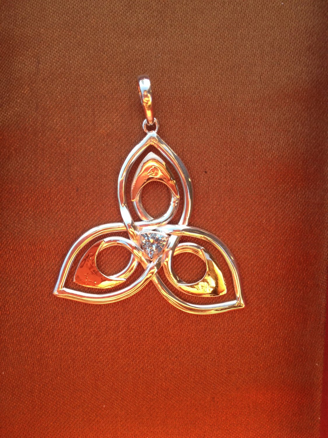 trisula pendant
