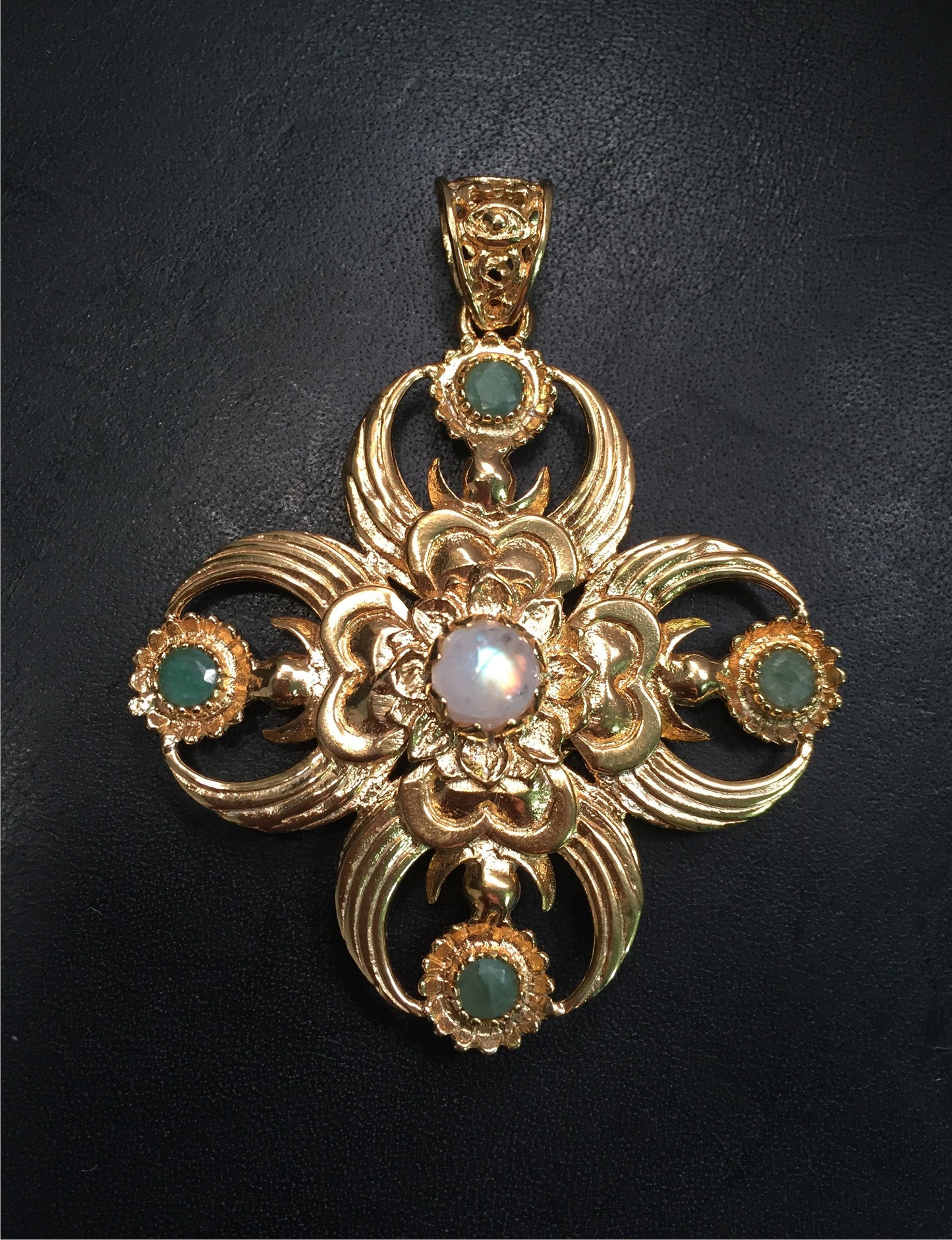 Dorje Pendant - 24K Gold Plated