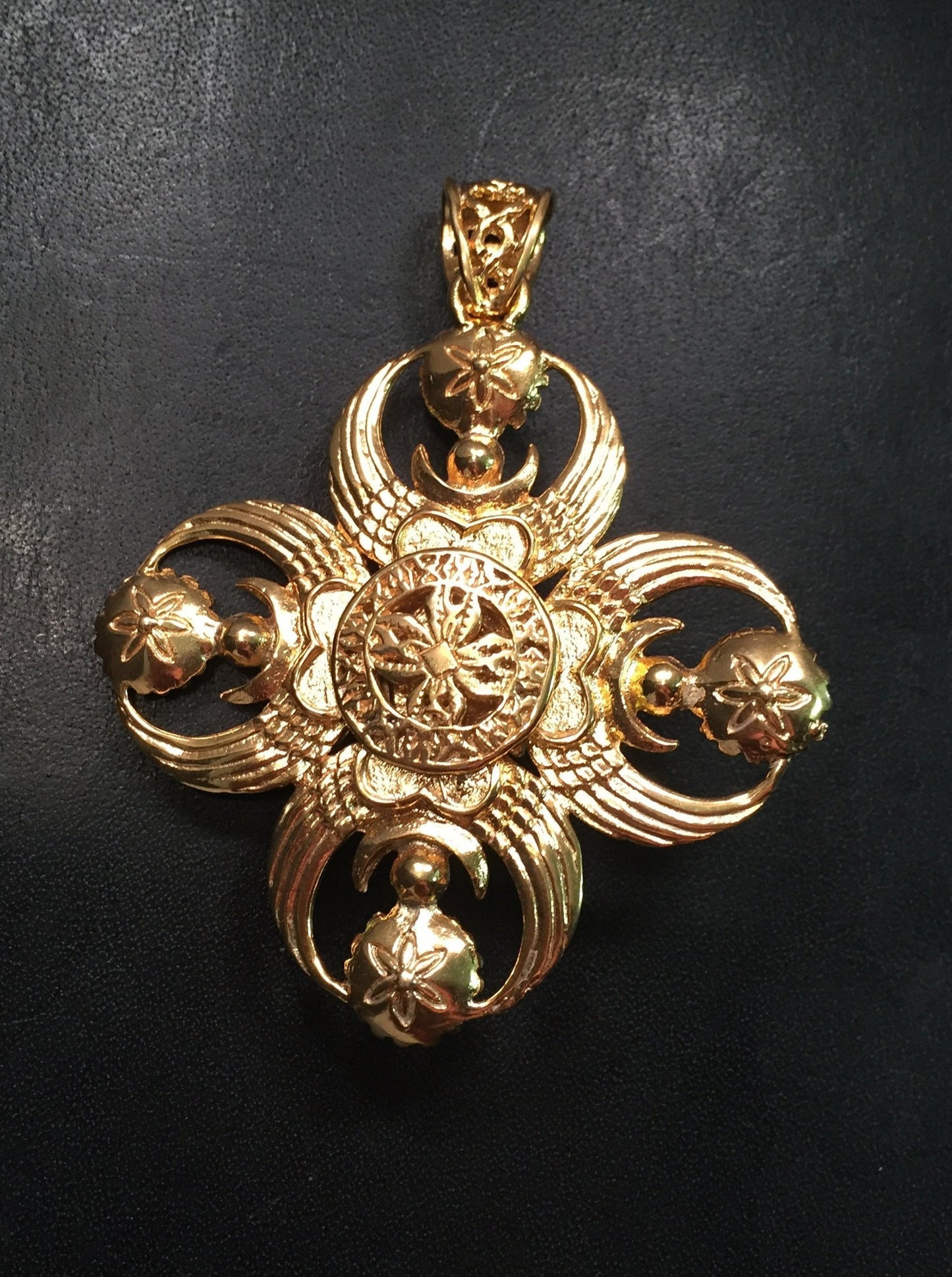 Dorje Pendant - 24K Gold Plated - Rainbow Moonstone