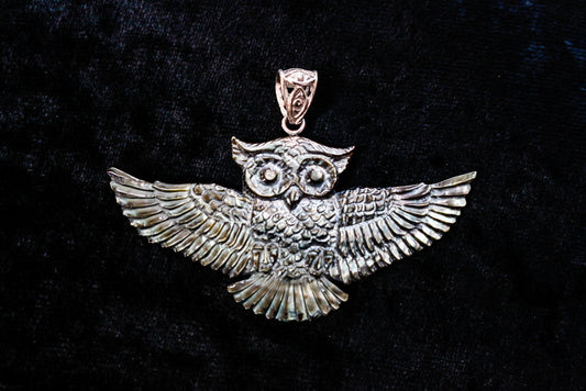 Owl Pendant - Dark Mother of Pearl - Silver Plated Bail