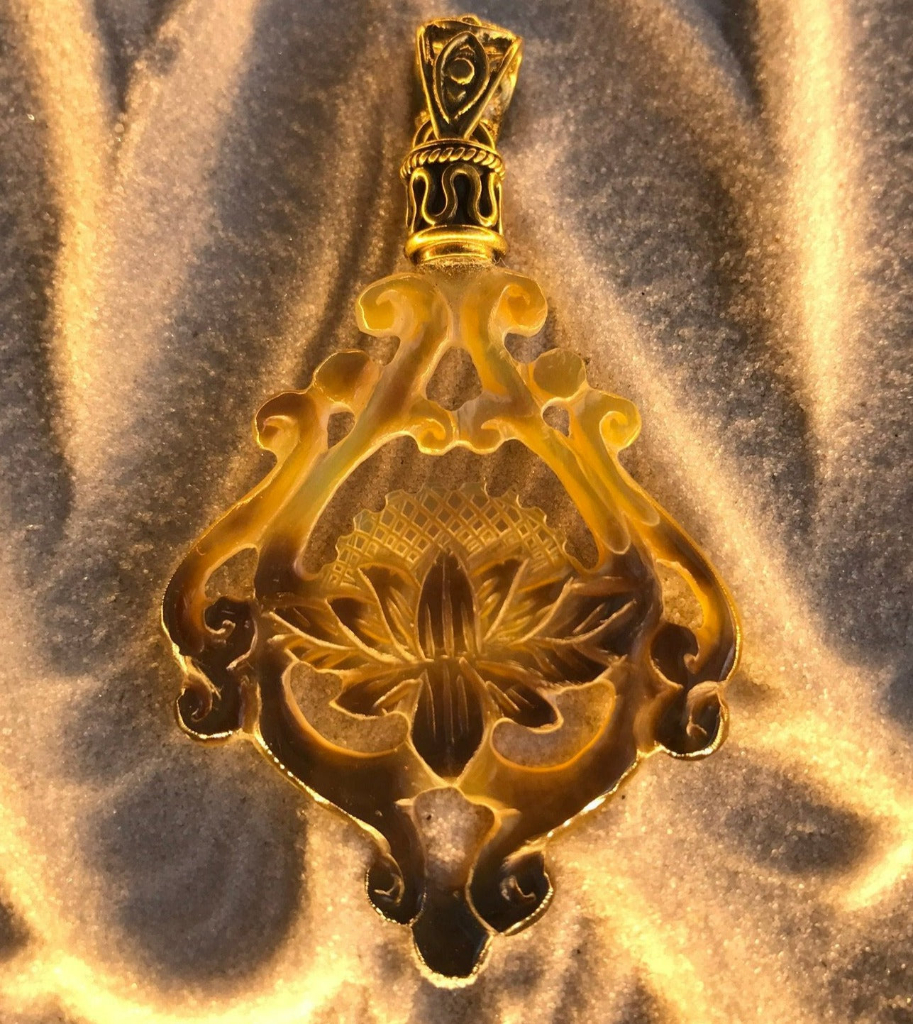 Lotus Pendant - Dark Mother of Pearl - Brass Bail